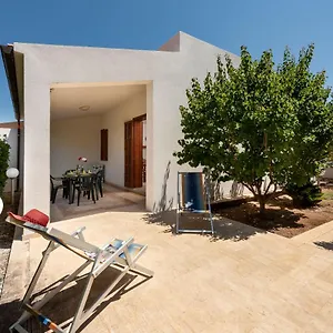 https://casa-vacanza-azzurra-2.sicilyhotelsitaly.net